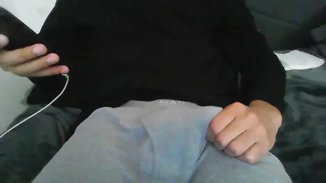 latinman7944 online show from February 25, 6:56 am