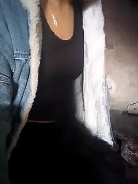 Snapshot of beba1100 chatting on November 27, 1:18 am beba1100 online show from November 27, 1:18 am