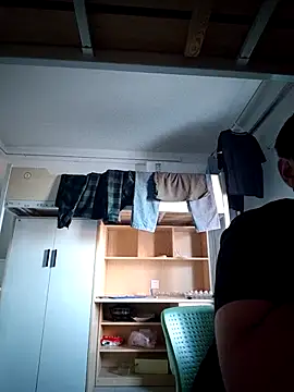 Snapshot of Koma001 chatting on November 24, 8:25 am Koma001 online show from November 24, 8:25 am