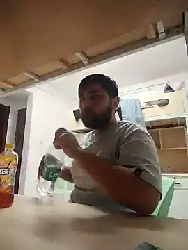 Snapshot of Koma001 chatting on November 29, 9:34 am Koma001 online show from November 29, 9:34 am