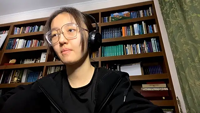 LinaClous online show from February 24, 2:15 pm