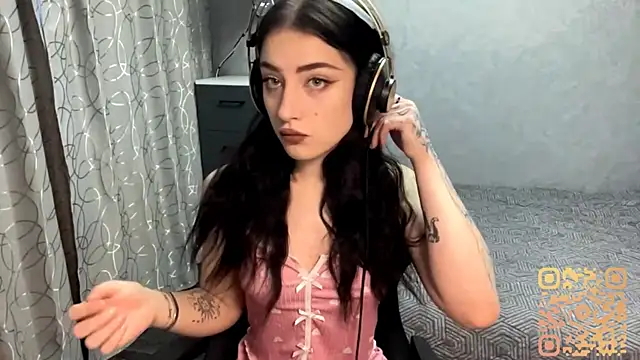 Snapshot of Meowluly chatting on November 26, 9:16 pm Meowluly online show from November 26, 9:16 pm