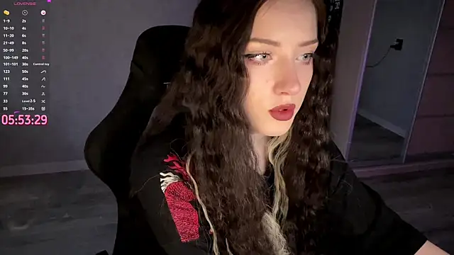 Meowluly online show from April 8, 9:26 pm