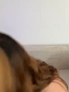 laraslittlesecrett online show from March 1, 10:28 am