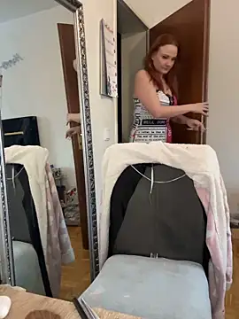 Fiebie licios online show from February 1, 1:31 pm