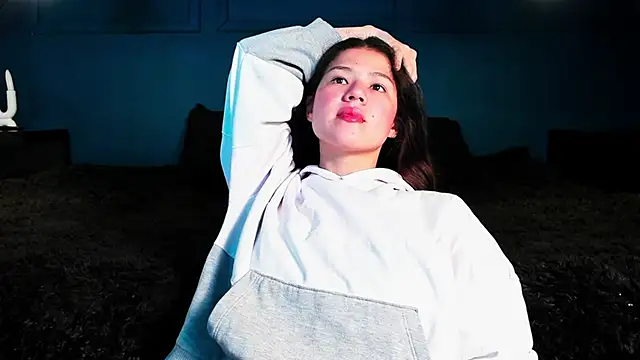 Skyy bloom online show from December 20, 11:50 am