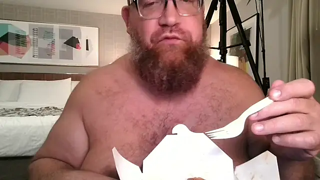 Snapshot of BigBearforCuddles chatting on July 4, 3:35 am BigBearforCuddles online show from July 4, 3:35 am