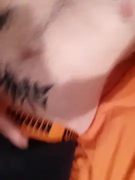 Snapshot of MomentoCaliente00 chatting on November 23, 7:13 pm MomentoCaliente00 online show from November 23, 7:13 pm