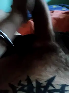 MomentoCaliente00 online show from April 19, 6:35 am