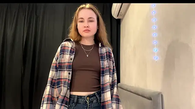 Snapshot of PrettyGhost chatting on November 25, 3:12 pm PrettyGhost online show from November 25, 3:12 pm