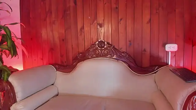 Snapshot of A_Good_Witch chatting on January 14, 12:44 pm A Good Witch online show from January 14, 12:44 pm