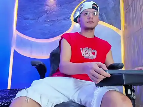 Snapshot of Asmodeohot20 chatting on December 16, 4:50 am Asmodeohot20 online show from December 16, 4:50 am