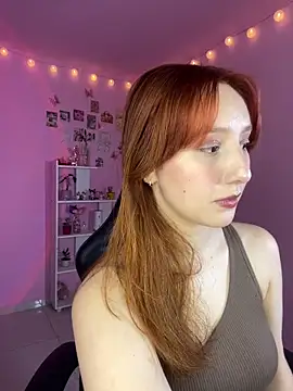 Snapshot of Davne_ chatting on February 7, 10:57 pm Davne online show from February 7, 10:57 pm