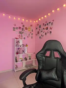 Snapshot of Davne_ chatting on February 12, 11:22 pm Davne online show from February 12, 11:22 pm