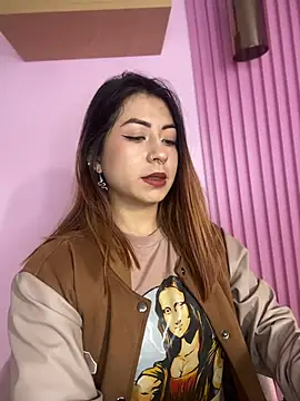 MaddieHunter online show from December 5, 1:31 pm