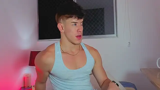 Snapshot of Maxx_cooper chatting on November 24, 3:50 am Maxx cooper online show from November 24, 3:50 am