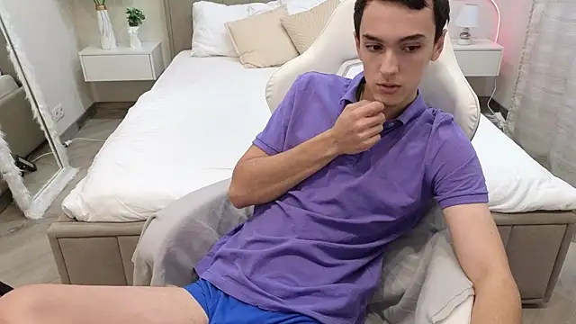 Snapshot of MoonlinSkinn chatting on November 27, 8:05 am MoonlinSkinn online show from November 27, 8:05 am