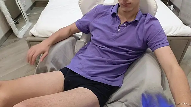 MoonlinSkinn online show from December 5, 1:03 am