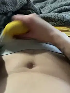 Snapshot of daddyyydeee chatting on November 26, 12:39 pm daddyyydeee online show from November 26, 12:39 pm