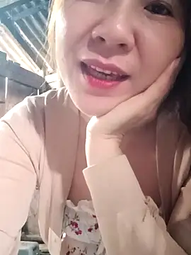 Snapshot of Lily-ross22 chatting on December 19, 5:14 am Lily-ross22 online show from December 19, 5:14 am