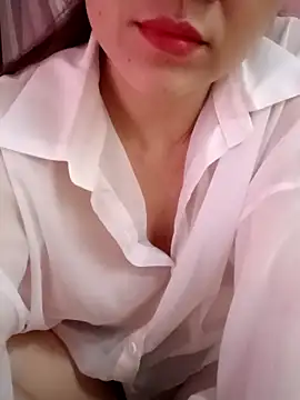 Snapshot of Lily-ross22 chatting on April 20, 7:04 pm Lily-ross22 online show from April 20, 7:04 pm