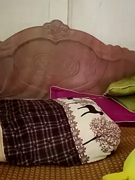 Snapshot of Lily-ross22 chatting on April 28, 2:27 am Lily-ross22 online show from April 28, 2:27 am