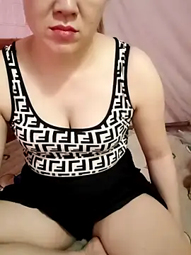 Snapshot of Lily-ross22 chatting on May 22, 10:59 pm Lily-ross22 online show from May 22, 10:59 pm