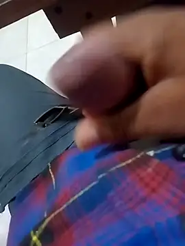 LovelyHughes online show from March 3, 12:17 am