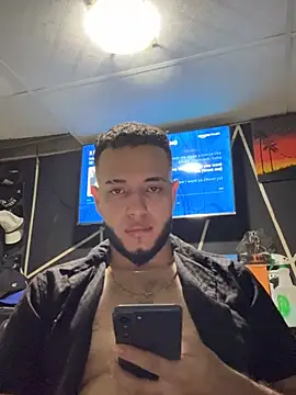 Snapshot of tratosucio chatting on March 19, 5:44 am tratosucio online show from March 19, 5:44 am