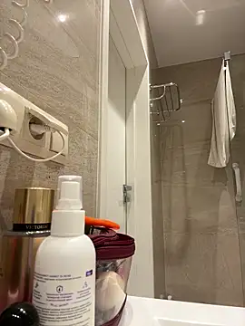 TomilaSi online show from April 5, 6:16 pm