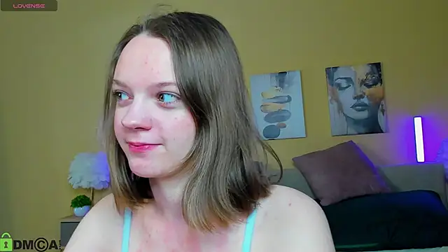 Olivia Riesz online show from March 24, 1:10 am