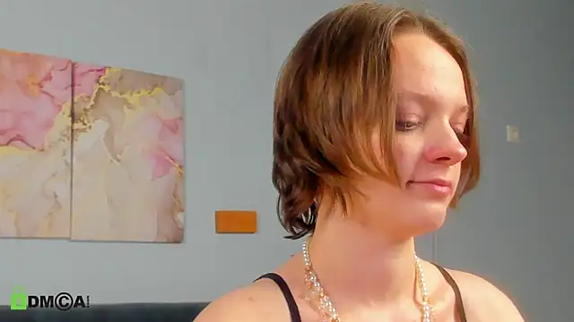 Snapshot of Olivia_Riesz chatting on May 7, 1:33 am Olivia Riesz online show from May 7, 1:33 am