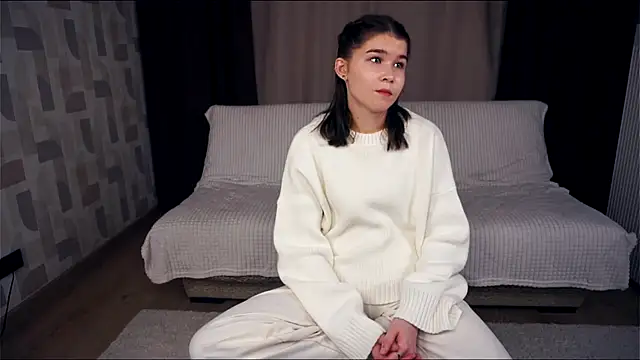 ZulaRattan online show from November 28, 7:05 pm