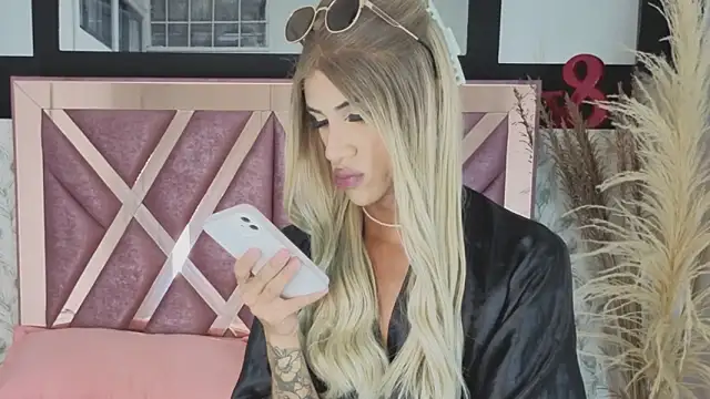 megan lenon online show from January 31, 7:11 pm