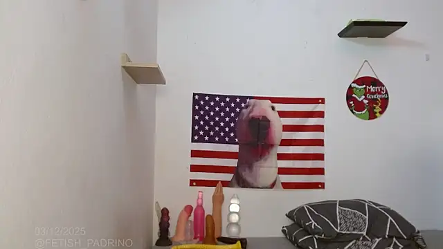 holegape online show from December 3, 7:56 pm