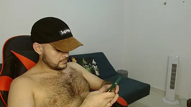 Snapshot of holegape chatting on April 21, 5:50 pm holegape online show from April 21, 5:50 pm