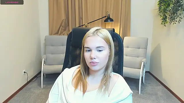 Snapshot of CorrineSchrodt chatting on November 25, 12:49 pm CorrineSchrodt online show from November 25, 12:49 pm