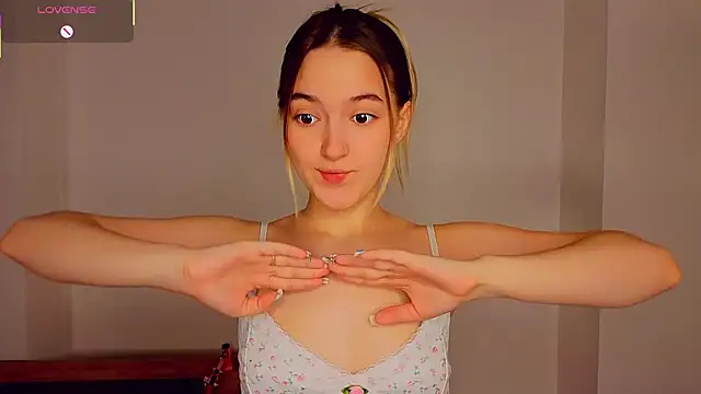 MarySparkl online show from November 30, 6:12 pm