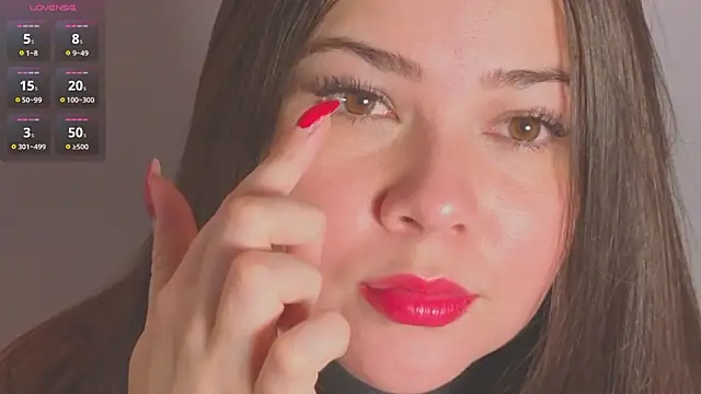 amyvans  online show from February 10, 9:30 pm