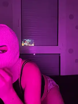 Snapshot of linaatchikita chatting on December 14, 10:25 pm linaatchikita online show from December 14, 10:25 pm