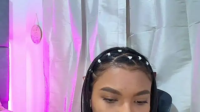 Snapshot of TashaNaughty4u chatting on January 15, 12:21 pm TashaNaughty4u online show from January 15, 12:21 pm