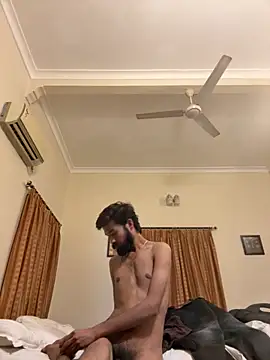 priyansh9283 online show from November 26, 12:39 pm