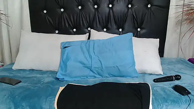 SavageHoney online show from March 19, 1:42 am