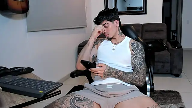 Snapshot of _mrcock__ chatting on July 8, 5:01 am mrcock online show from July 8, 5:01 am