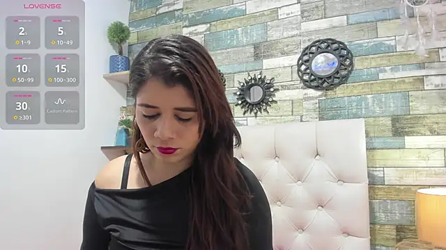 EmilyCambell online show from November 28, 6:43 pm