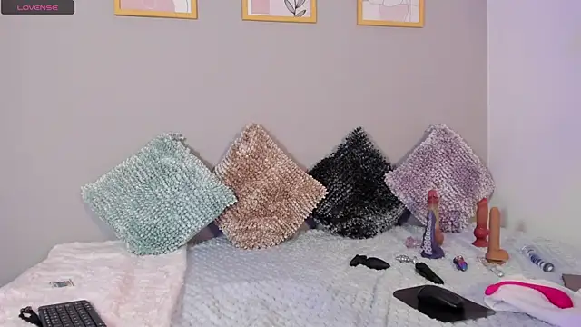 Snapshot of IvannaVolk_ chatting on May 16, 10:36 am IvannaVolk online show from May 16, 10:36 am