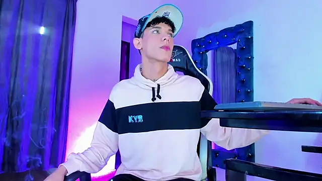 The Prince Luis online show from November 25, 2:00 am