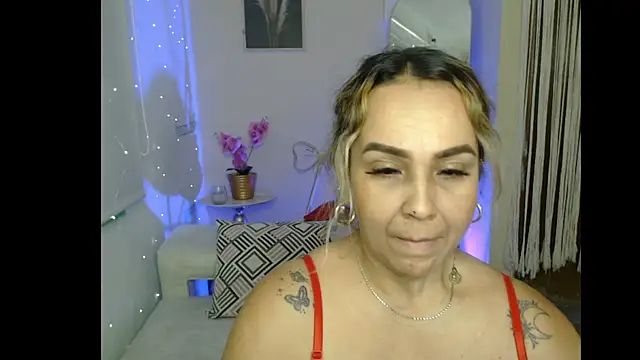 Aunty milf online show from June 16, 8:00 pm