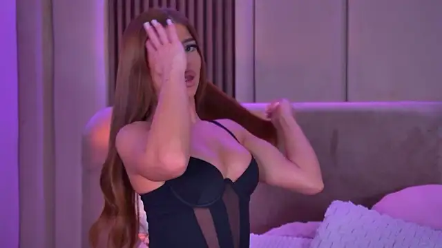 StephanieYves online show from April 13, 5:18 pm