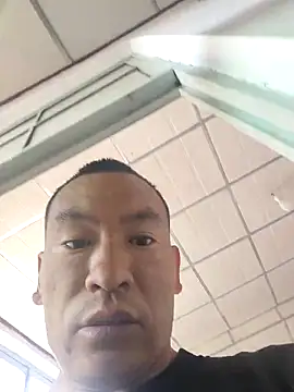 Snapshot of Adandan01 chatting on December 1, 1:43 am Adandan01 online show from December 1, 1:43 am